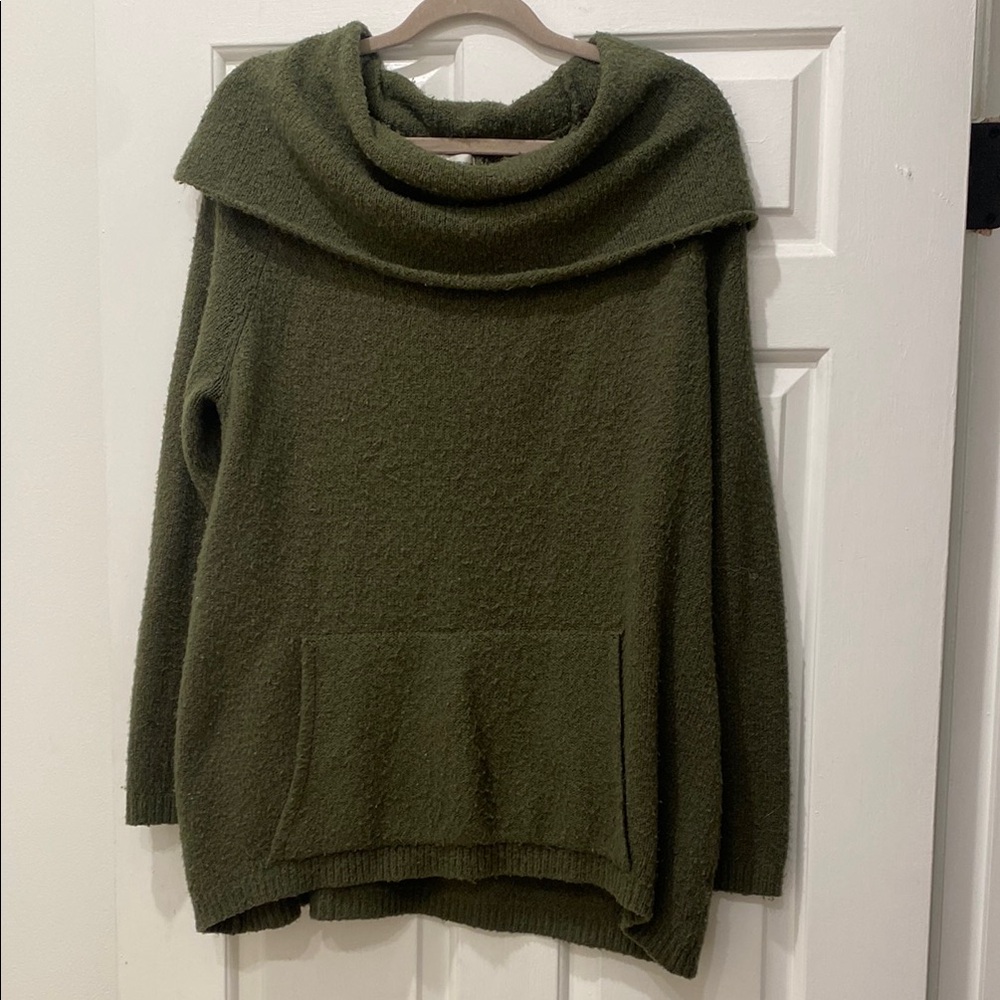 Neiman Marcus Olive Green Sweater